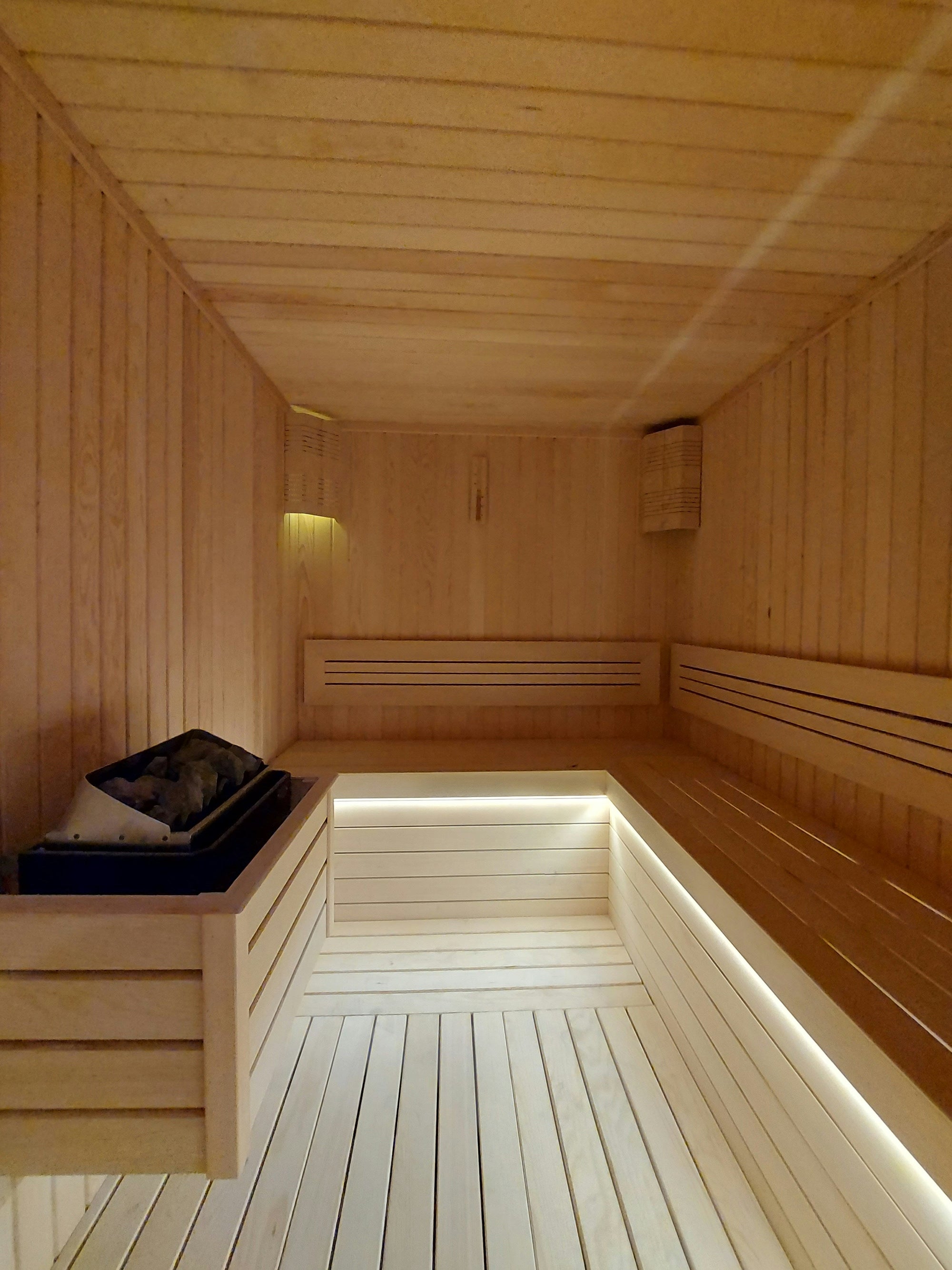 Golden Designs Savonlinna 3 Person Outdoor Sauna Review – Best Traditional Outdoor Sauna for Home in the USA